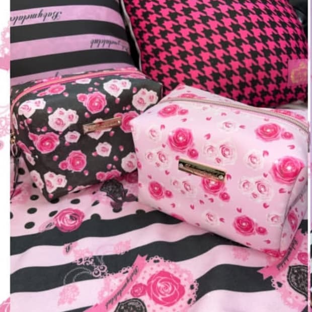 99베이비메탈클럽 로즈 봉봉 파우치 구해용!!