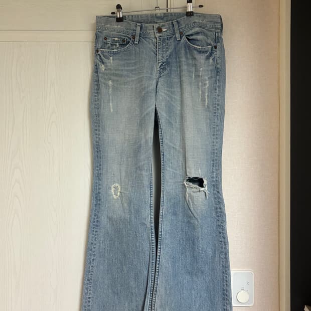 00s Levi’s 로우라이즈 연청 부츠컷 팬츠
