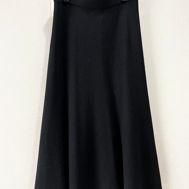 [M(66)] 울 100 홀가먼트 니트 스커트 블랙