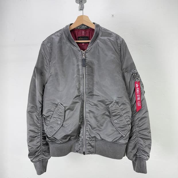 알파 인더스트리 건메탈 플라이트 블러드 칫 ma-1 자켓