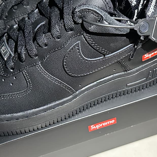 슈프림 나이키 에어포스 235 슈포스 블랙 중고