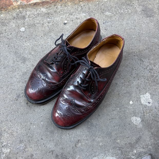 Dr. Martens 닥터마틴 윙팁 로퍼 (270)