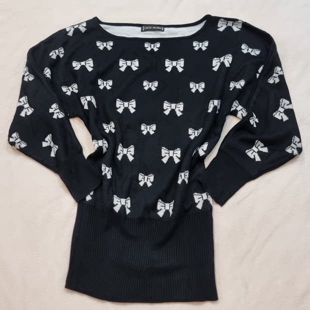 화이트 리본 올오버 니트 롱탑