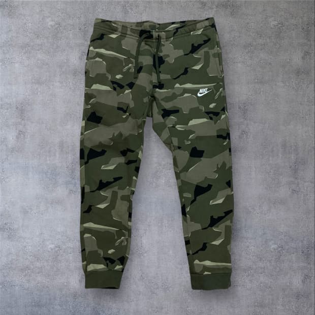 나이키 퓨추라 스몰 로고 카모플라쥬 조거 팬츠