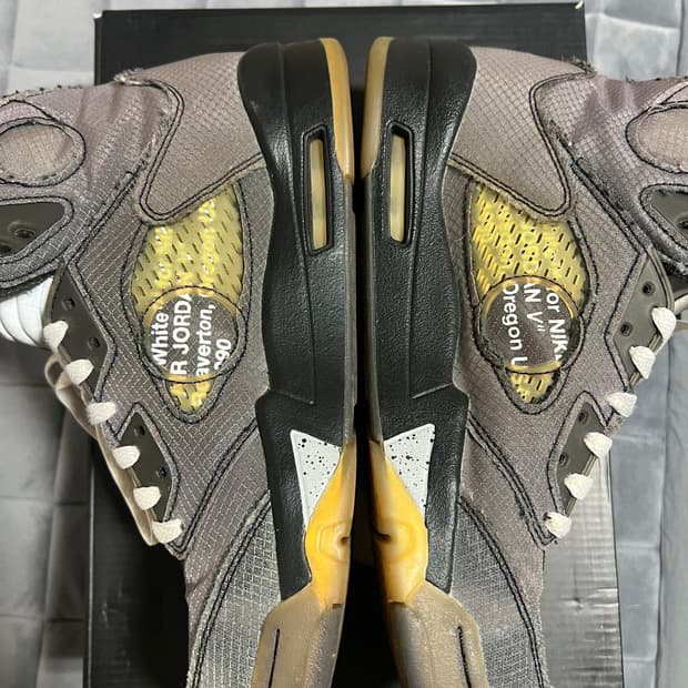 조던5 X 오프화이트 레트로 SP 블랙 모슬린