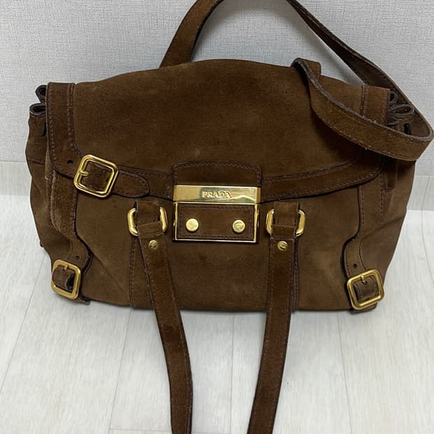  프라다 스웨이드 숄더백 정품 