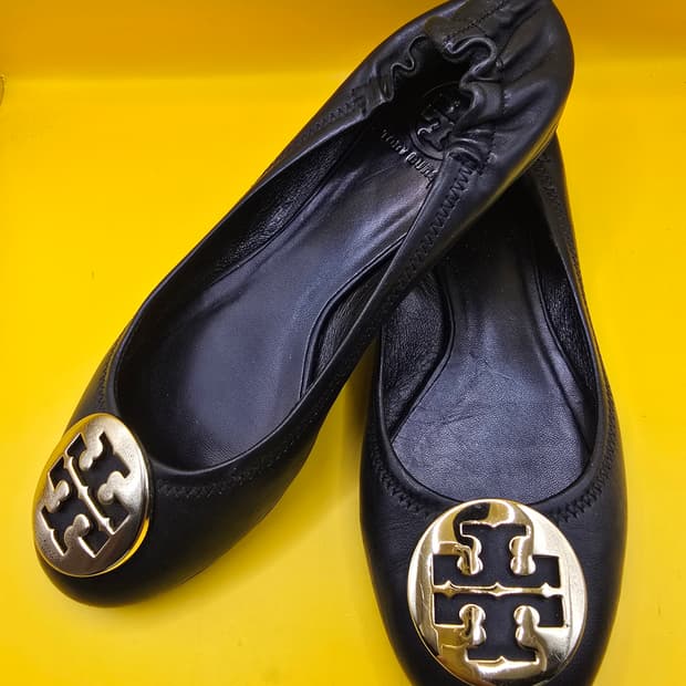토리버치 가죽 플랫슈즈 7M (약 240)