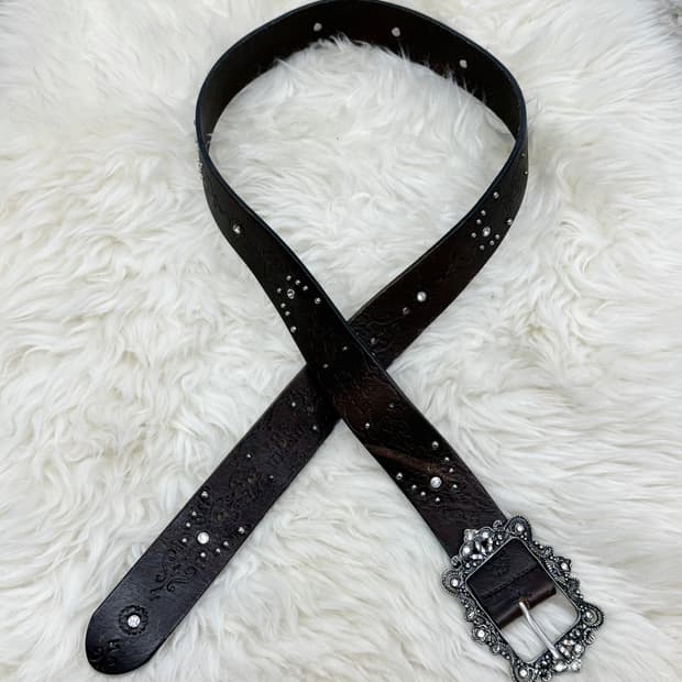 리얼레더 오리엔탈 큐빅 스터드 버클 벨트