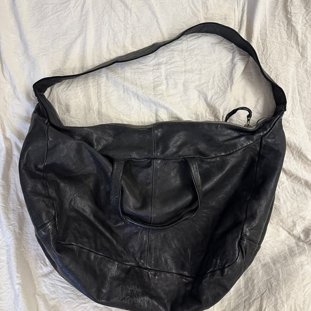 크리스챤 퓨 레더백