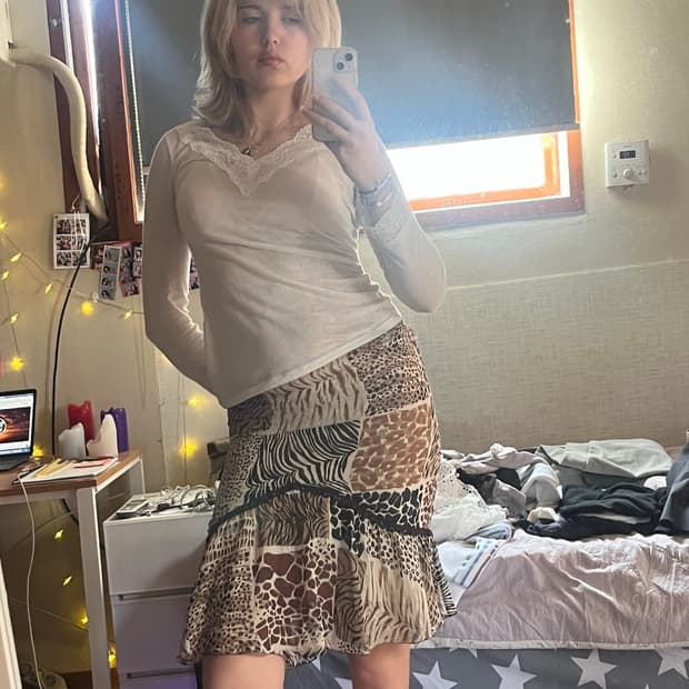 모스키노 빈티지 스커트 M (20일까지 구매가능함)