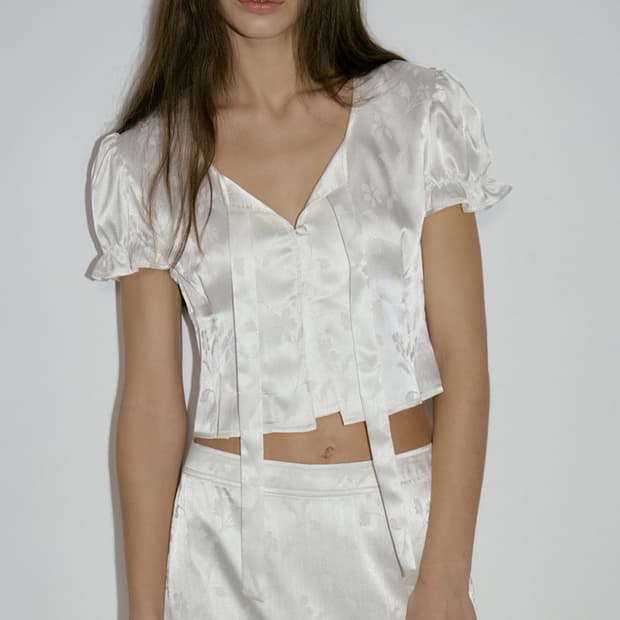 오버듀플레어 JACQUARD CROP BLOUSE