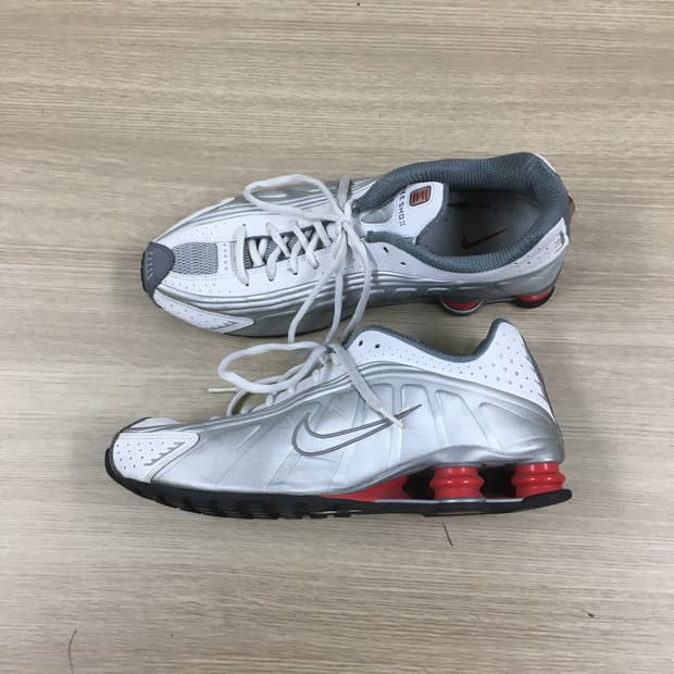 Nike Shox R4 Metallic Silver Comet Red