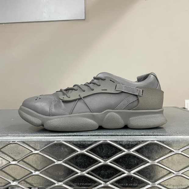 캠퍼 카스트 레더 스니커즈 그레이 42