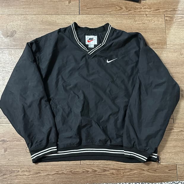 XL 나이키 블랙 브이넥 웜업