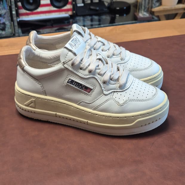 바닥보강했어요 235-240(37)  오트리 메달리스트 로우 