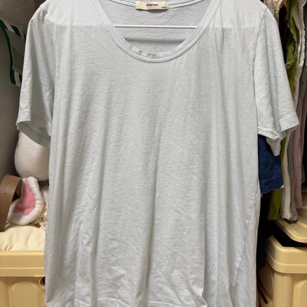 샵페어리 color deep neck half top sky blue