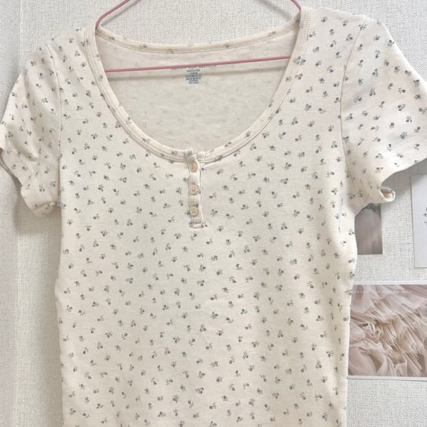 브랜디멜빌 플라워 꽃무늬 반팔 티셔츠 크림