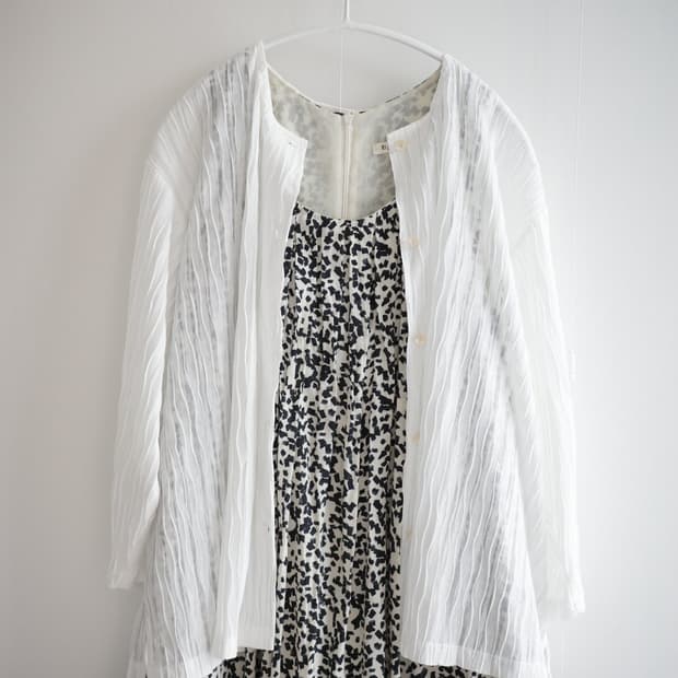 ladies wear
• 플리츠 가디건