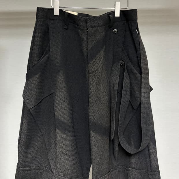 (M) 25SS 지용킴 선블리치 하프 트라우져 블랙