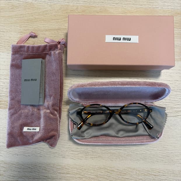 미우미우 리가드 안경
