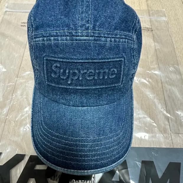 슈프림 엠보스 데님 캠프캡 블루 - 20SS