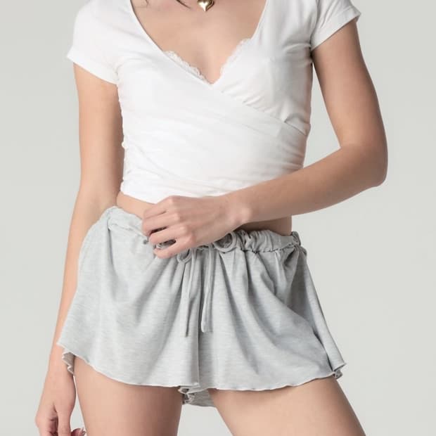 글로니 플레어 쇼츠 반바지 twirl flare shorts