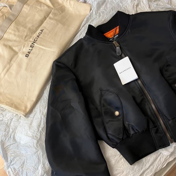 (M) 발렌시아가 17ss 크롭 봄버