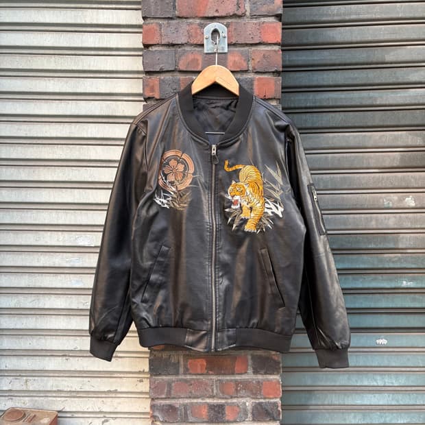 빈티지 일본 레더 자수 자켓