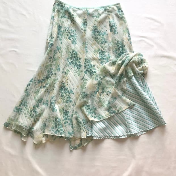 (구해요) 파우닝 133 빈티지 도트 스커트