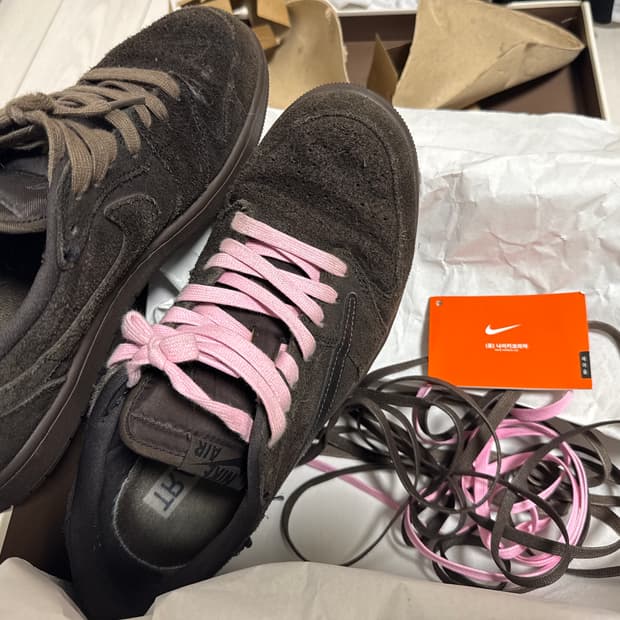 조던1 로우 트래비스 스캇 벨벳 브라운 275