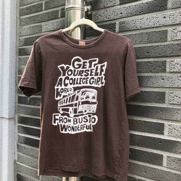 빈티지 그래픽 반팔 브라운