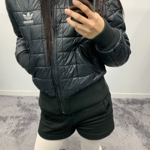 아디다스 y2k 퀄팅 푸퍼 다운