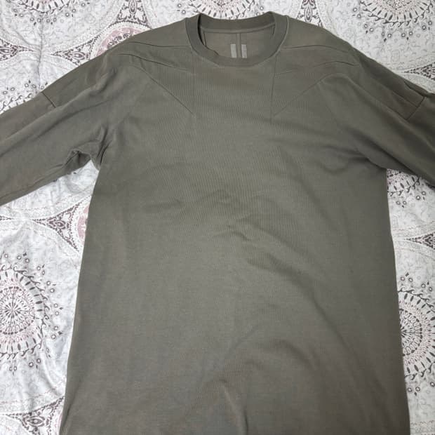 정품 릭오웬스 맨투맨 매장판