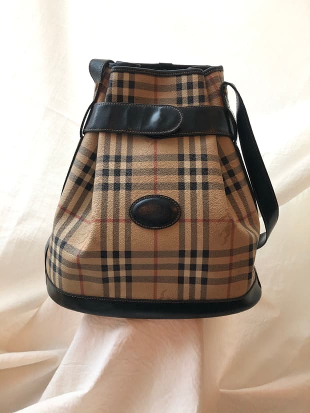 버버리 오리지널 버킷백