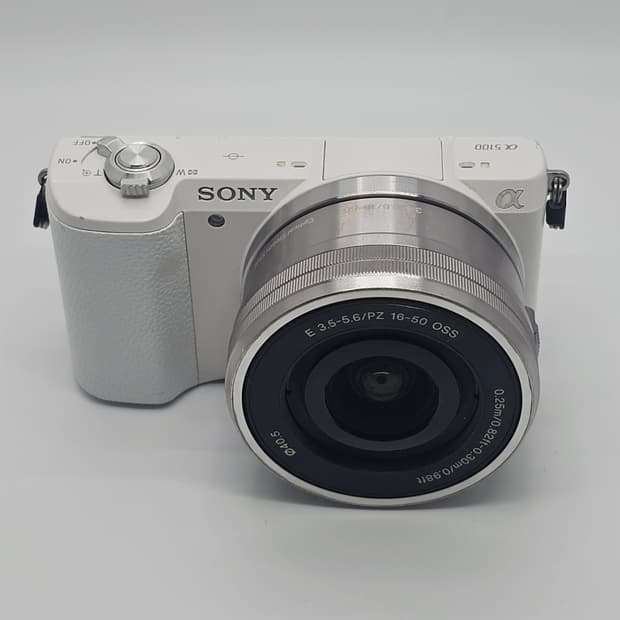 소니 알파 A5100 미러리스 카메라