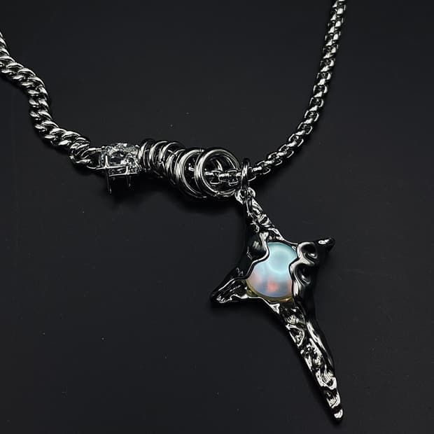 pcr053 Lazy boy necklace