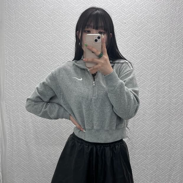 나이키 빈티지 캐주얼 세미오버핏 반집업 크롭 맨투맨 S C09228