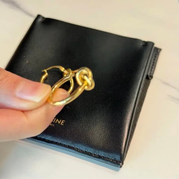 셀린느 링 귀걸이 뷔 착용 BTS