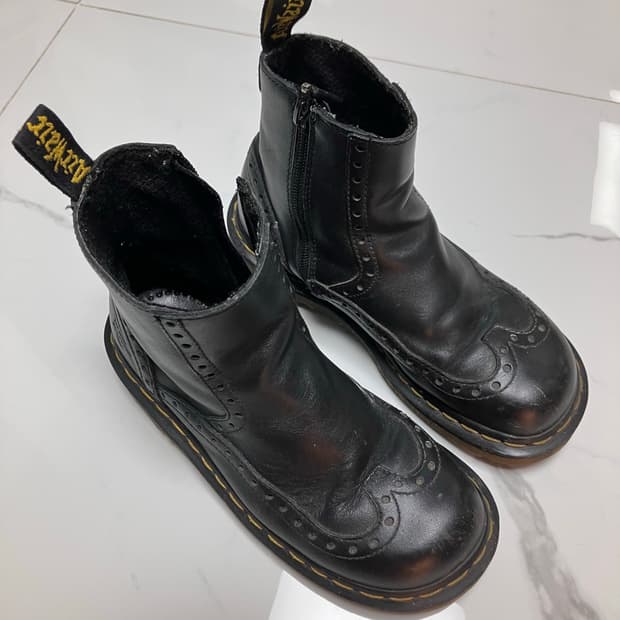닥터마틴 희귀 영국 빈티지 브로그 윙팁 작게나온 uk4