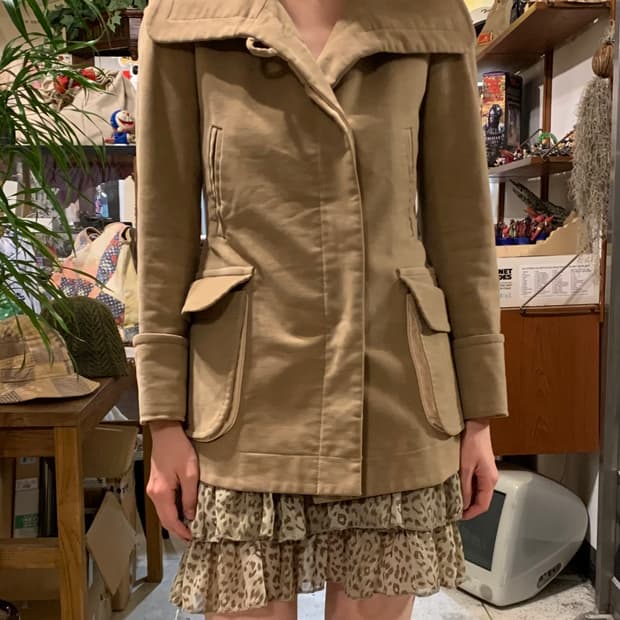 비비안웨스트우드 레드라벨 오브로고 단추 베이지 코트