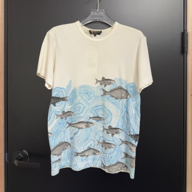 꼼데가르송 옴므 플러스 피쉬 그래픽 티셔츠