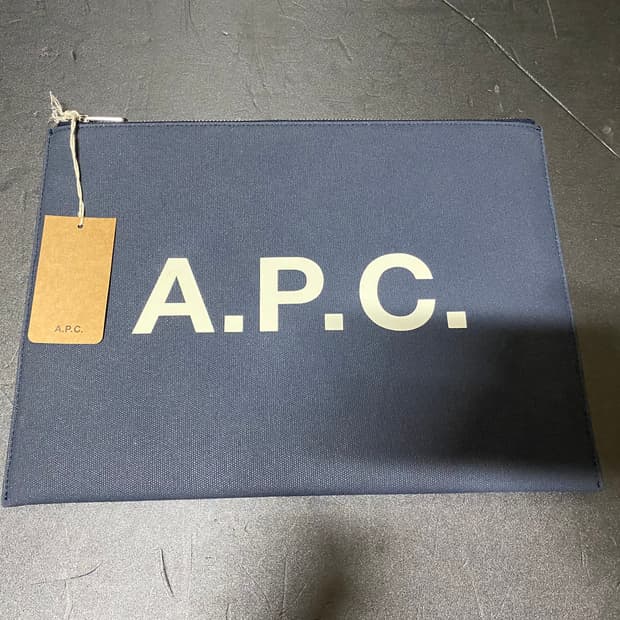 A.P.C pouch (남여공용)