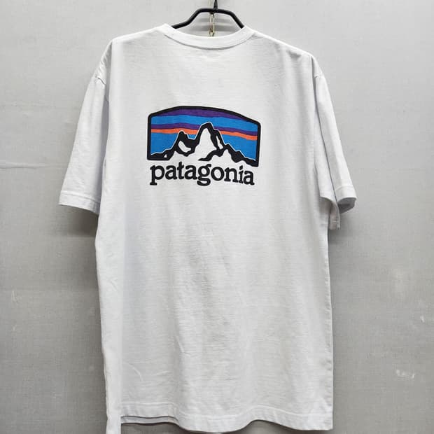 파타고니아 백 빅로고 프린팅 반팔티 L(L)