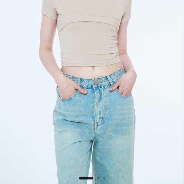 현지 HYUNZI 백라인 크롭 티셔츠 Backline Cropped