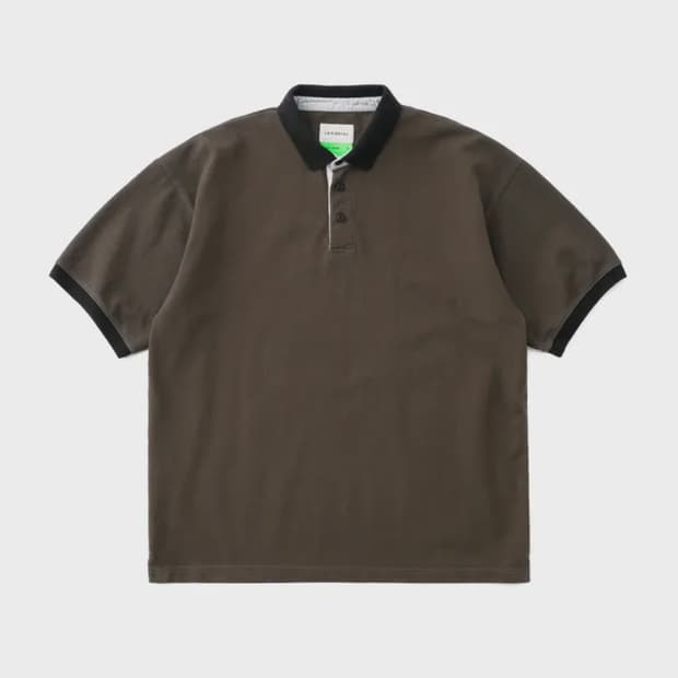 Khakis(카키스) 캠퍼스 카라티 브라운
