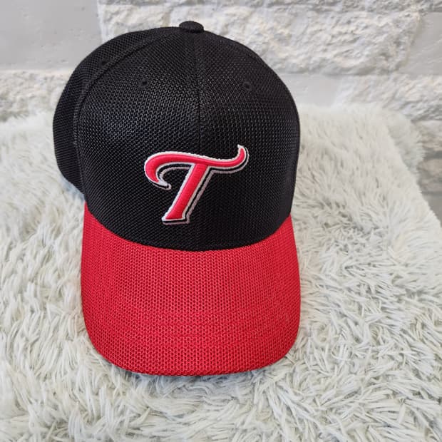 ATC FLEXFIT 블랙&레드 메쉬캡 | Y2K 스포티 볼캡