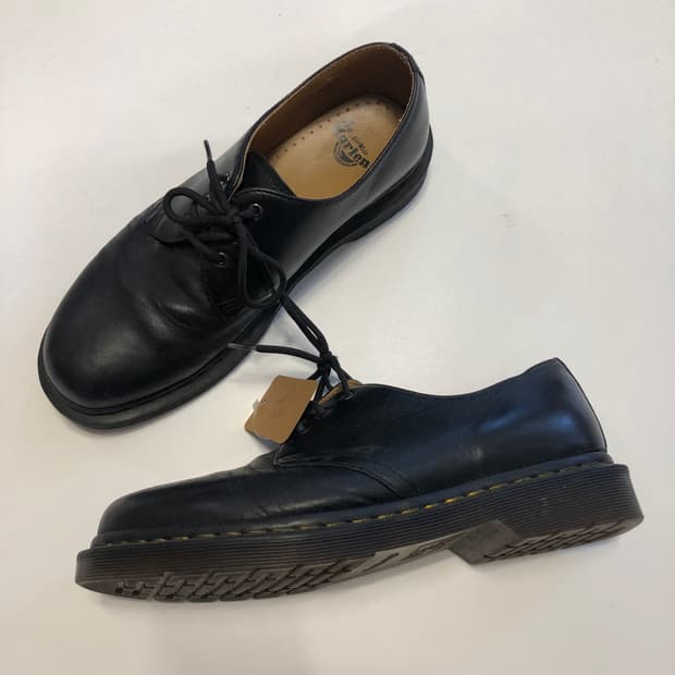 닥터마틴 3홀 로퍼 