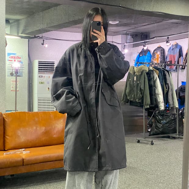 무신사 스탠다드 피쉬테일 차콜 야상 자켓 B3928