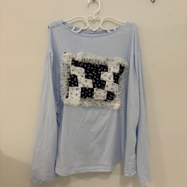 사화룸 패치 후드 롱슬리브 하늘