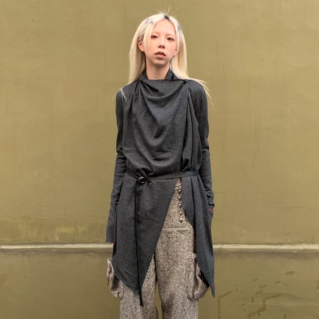 헬무트랭 드레이프 925실버참 랩 가디건